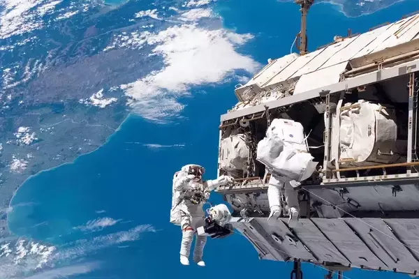 ISS/astronauts